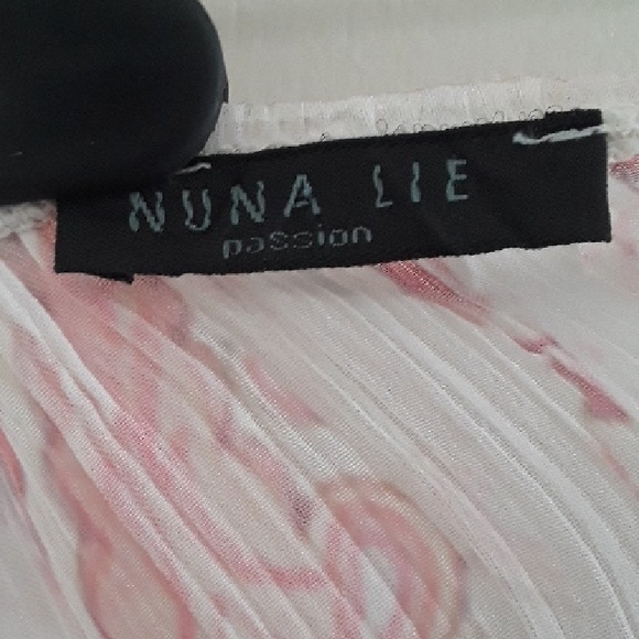 Chic Pink Paisley Off-Shoulder Blouse - Picture 5 of 8